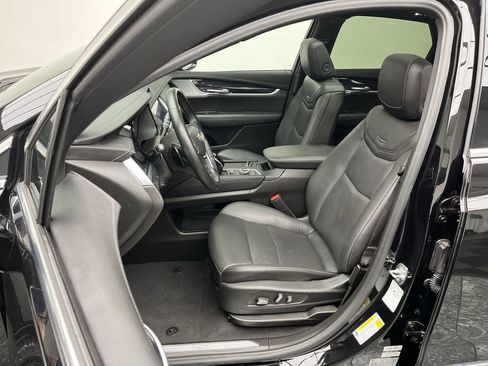 Certified 2025 Cadillac XT5 Premium Luxury image 11
