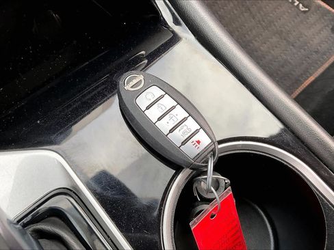 Used 2024 Nissan Altima 2.5 SR image 13