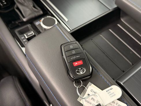 Used 2025 Toyota Tundra Platinum image 59