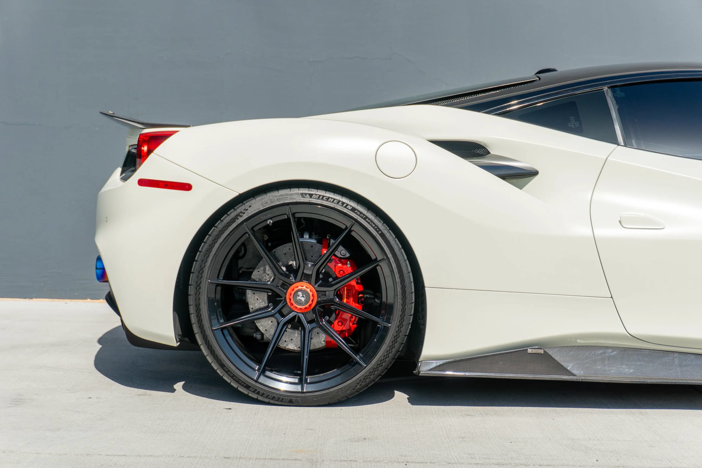 Used 2018 Ferrari 488 GTB RWD image 40