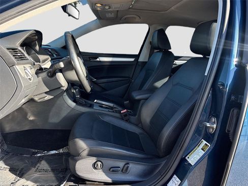 Used 2019 Volkswagen Passat 2.0T Wolfsburg image 21