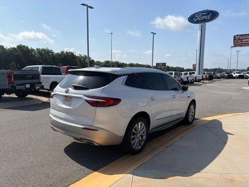 Used 2021 Buick Enclave Essence w/ Sound and Sites Package FWD image 5