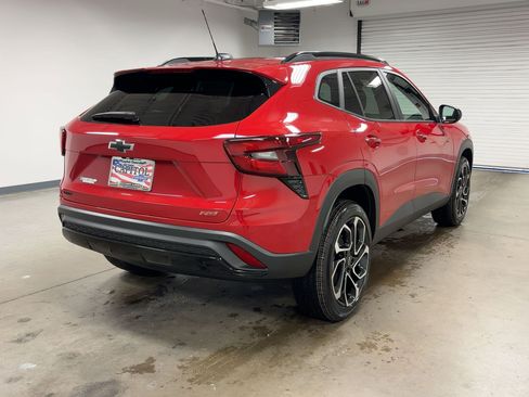New 2026 Chevrolet Trax RS w/ Sunroof Package image 8