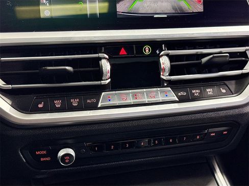 Used 2020 BMW 330i xDrive 330i xDrive w/ Driving Assistance Package image 19