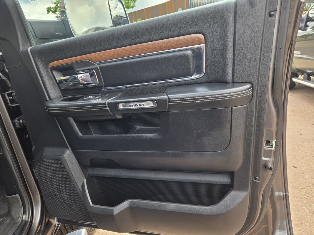 Used 2014 RAM 2500 Laramie w/ Cold Weather Group AWD/4WD image 23