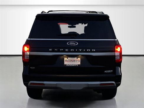 Used 2024 Ford Expedition XLT image 6