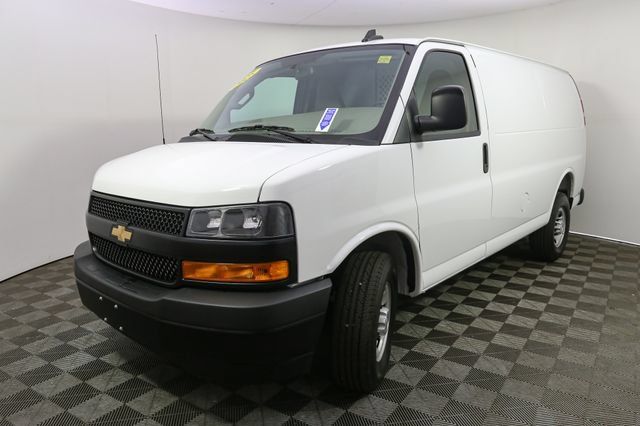 Used 2025 Chevrolet Express 2500 w/ Driver Convenience Package RWD image 5