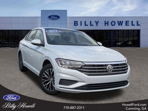 Used 2019 Volkswagen Jetta SE image 1