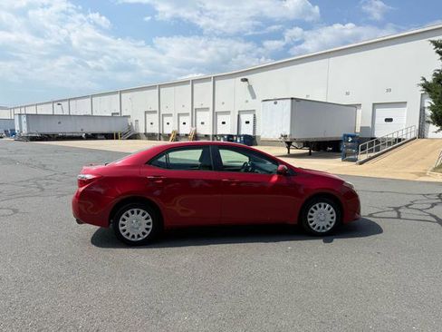 Used 2015 Toyota Corolla LE image 5