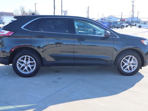 Used 2024 Ford Edge SEL w/ Convenience Package image 4