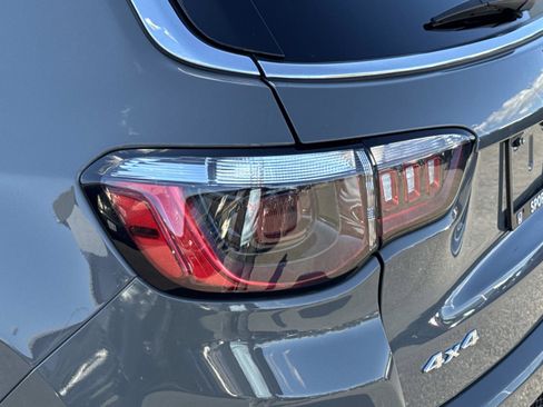 Used 2023 Jeep Compass Sport image 29