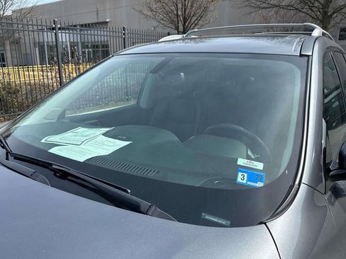 Used 2018 Nissan Pathfinder Platinum image 9