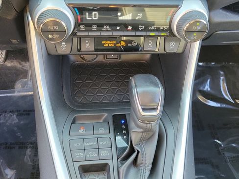 Used 2020 Toyota RAV4 XLE Premium AWD/4WD image 22