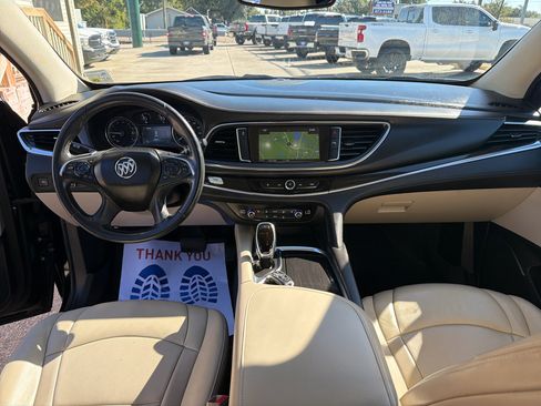 Used 2018 Buick Enclave Essence image 19