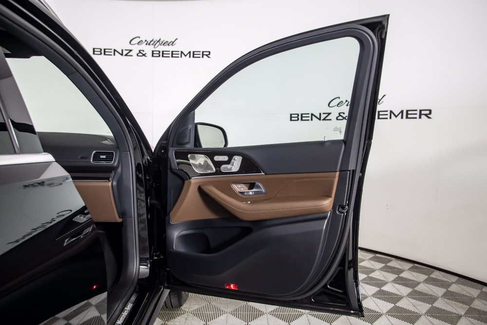 Used 2026 Mercedes-Benz GLS 450 4MATIC image 22