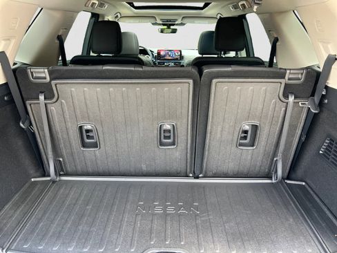 Used 2026 Nissan Pathfinder Platinum AWD/4WD image 5