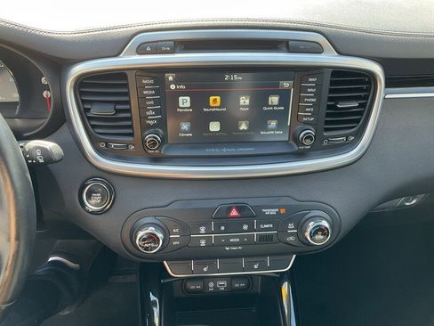 Used 2017 Kia Sorento SX image 29