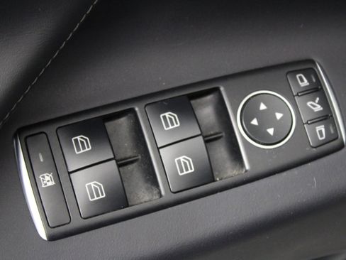 Used 2019 Tesla Model X Performance image 45