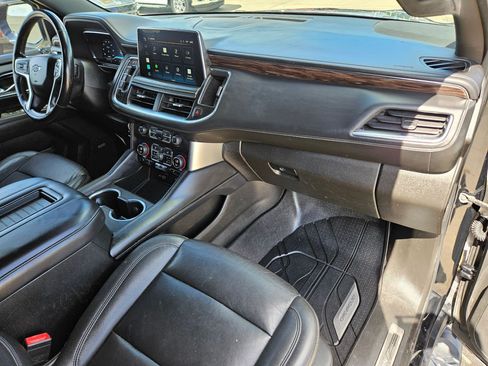 Used 2022 Chevrolet Suburban Z71 w/ Z71 Off-Road Package AWD/4WD image 41