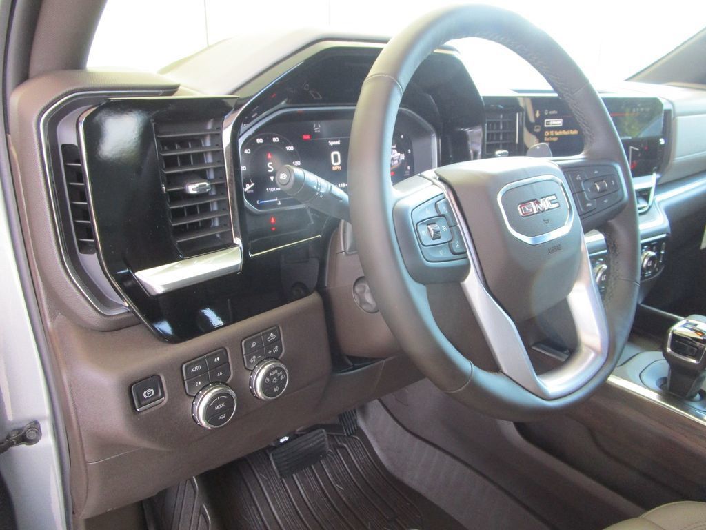 Used 2026 GMC Sierra 1500 SLT w/ SLT Premium Plus Package AWD/4WD image 39