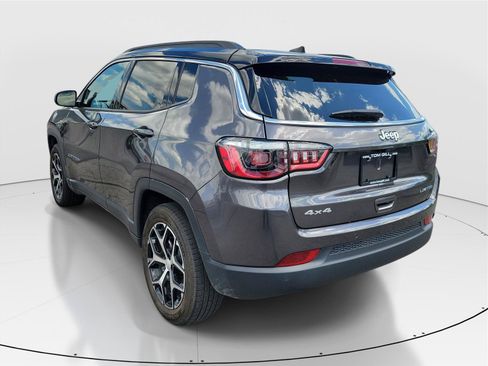 Used 2024 Jeep Compass Limited AWD/4WD image 3