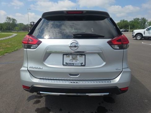 Used 2017 Nissan Rogue SL w/ SL Premium Package FWD image 9
