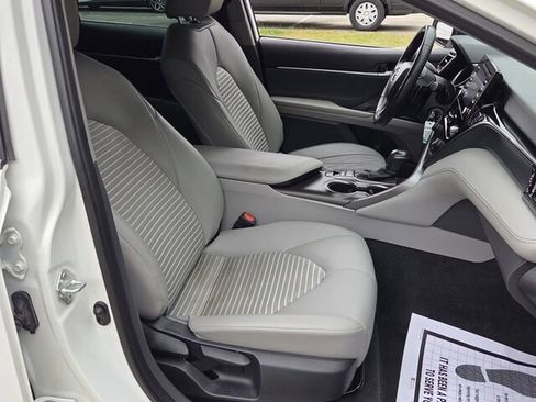 Used 2023 Toyota Camry SE image 16