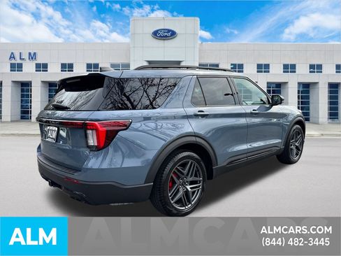 Used 2025 Ford Explorer ST-Line w/ Premium Package image 6
