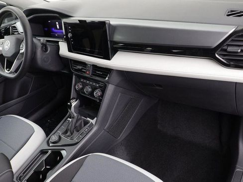 New 2025 Volkswagen Taos S image 19