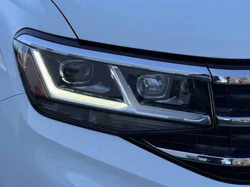 Used 2023 Volkswagen Atlas SE w/ Panoramic Sunroof Package image 11