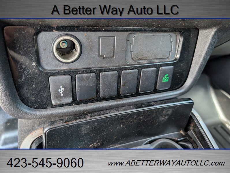Used 2020 Mitsubishi Outlander ES FWD image 12