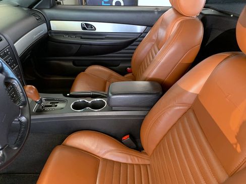 Used 2003 Ford Thunderbird image 9