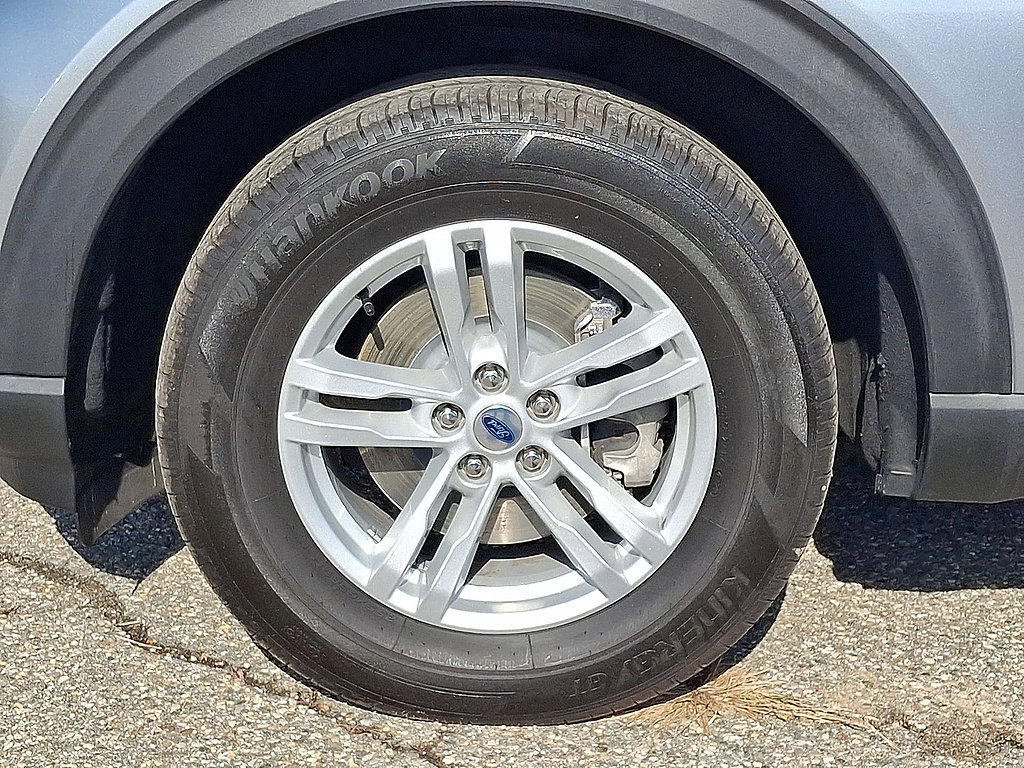 Used 2024 Ford Explorer XLT w/ Equipment Group 202A AWD/4WD image 33