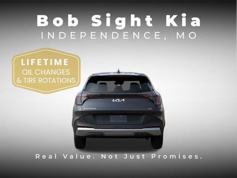 New 2026 Kia Sportage LX FWD image 5