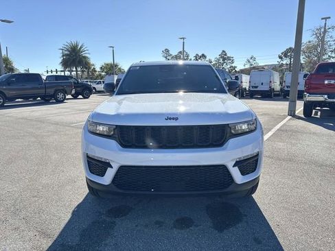 New 2025 Jeep Grand Cherokee Limited w/ Black Appearance Package image 8