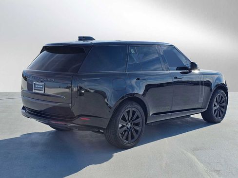 Used 2025 Land Rover Range Rover SE AWD/4WD image 3
