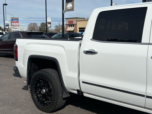 Used 2018 GMC Sierra 1500 SLT image 3