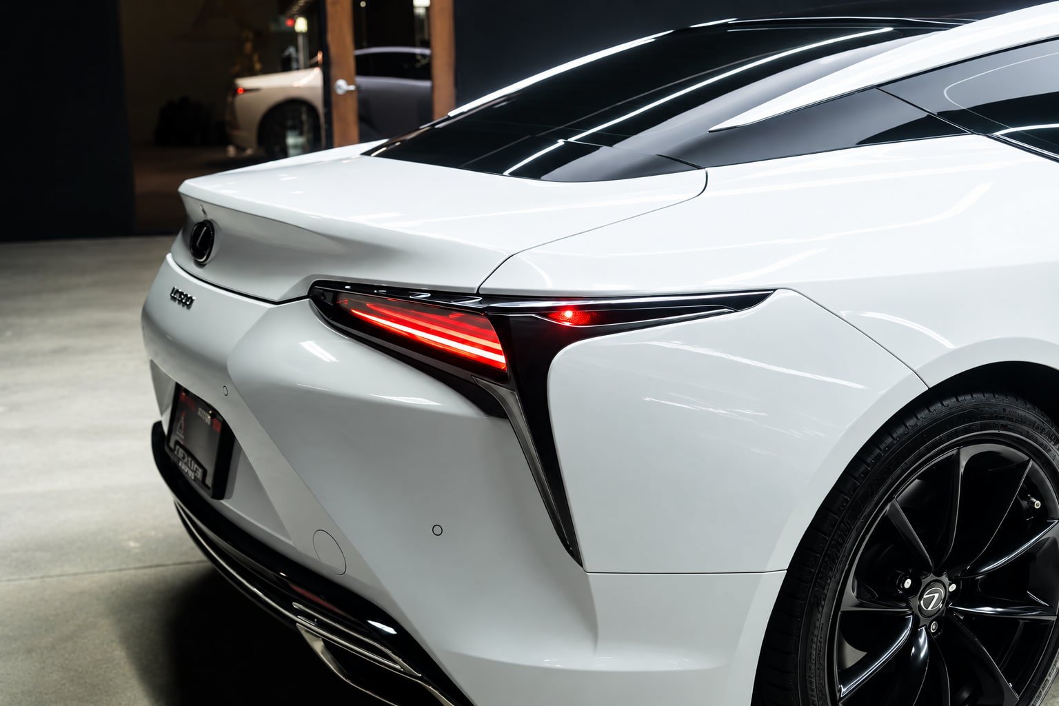 Used 2018 Lexus LC 500 Coupe w/ Touring Package RWD image 16