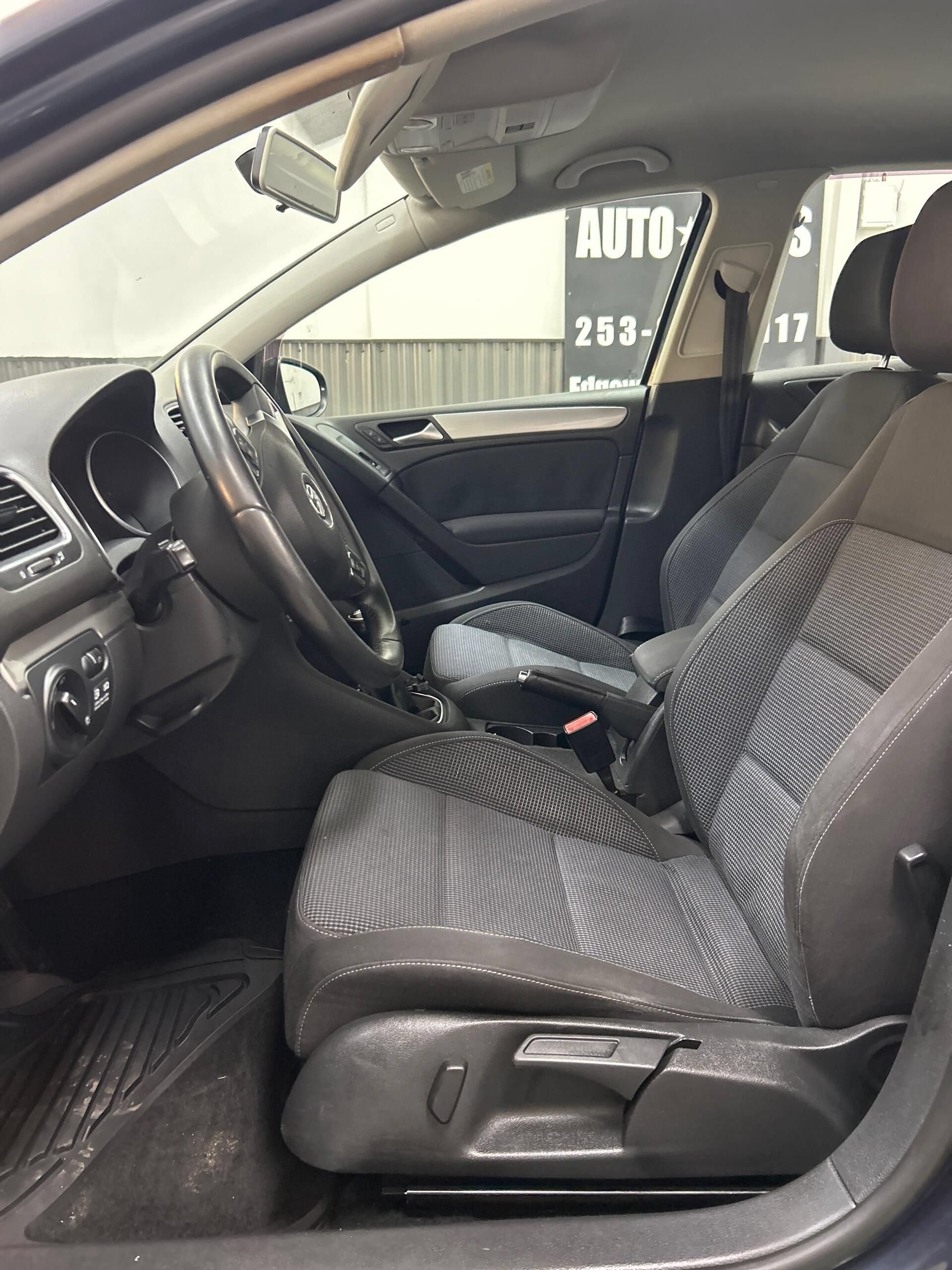 Used 2012 Volkswagen Golf TDI FWD image 8
