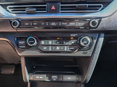 Used 2022 Kia Niro EX w/ Cold Weather Package image 16