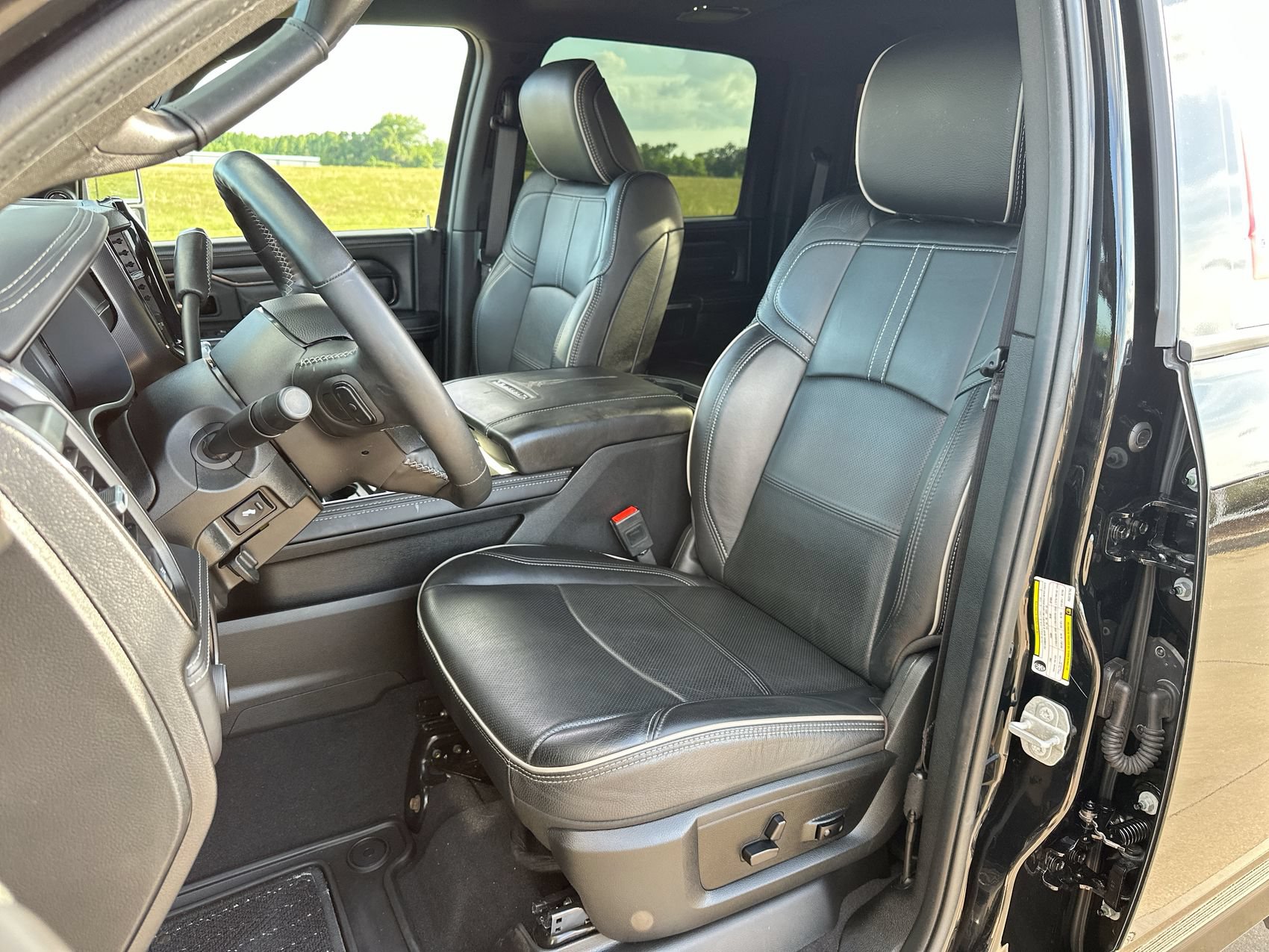 Used 2024 RAM 2500 Limited AWD/4WD image 11