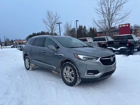 Used 2020 Buick Enclave Essence w/ Sound and Sites Package image 4