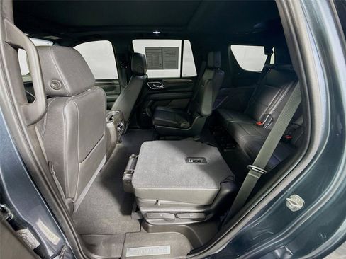 Used 2021 Chevrolet Tahoe Z71 w/ Luxury Package AWD/4WD image 20