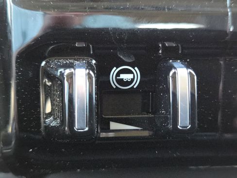 Used 2025 RAM 1500 Limited image 10