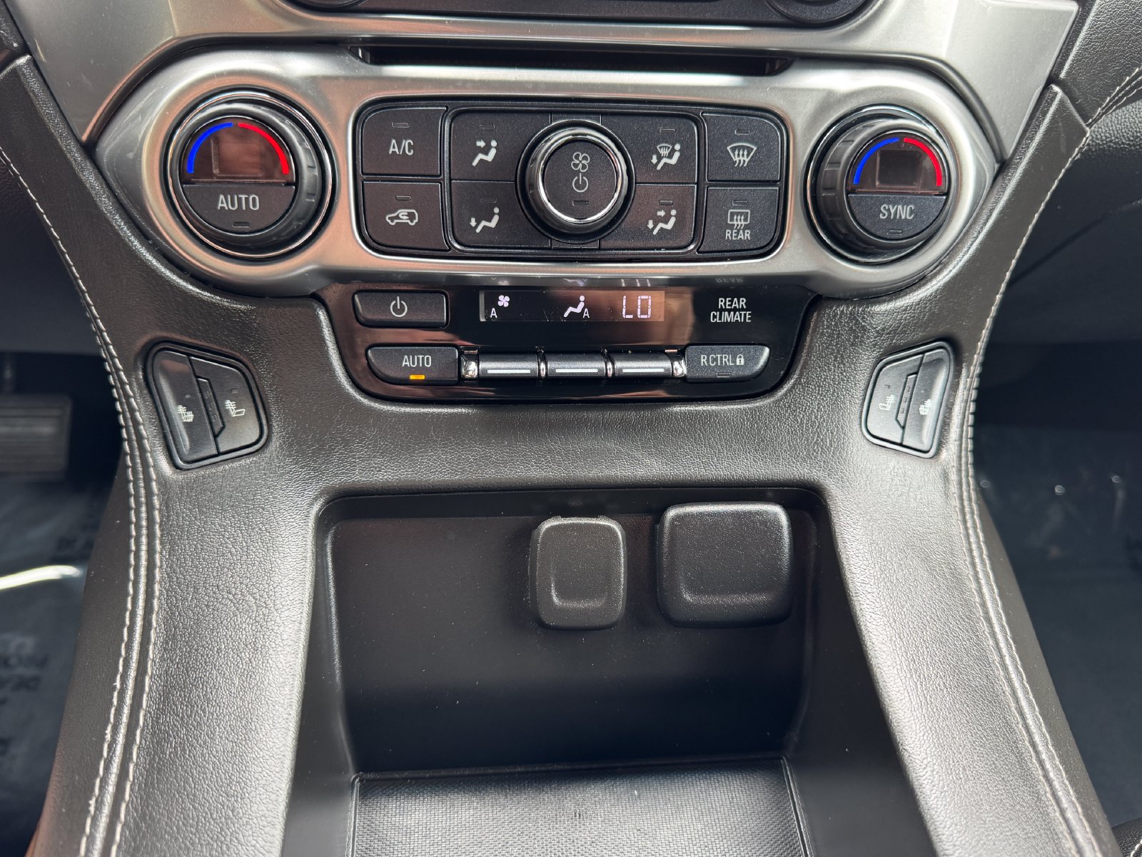Used 2020 Chevrolet Suburban LT AWD/4WD image 28