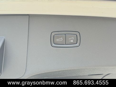 Used 2023 Porsche Cayenne Platinum Edition AWD/4WD image 18