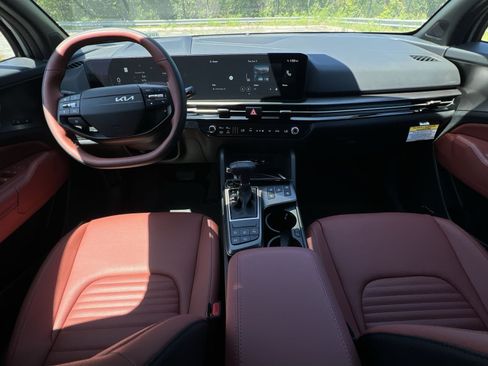 New 2026 Kia Sportage SX FWD image 32