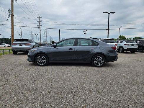 Used 2024 Kia Forte LXS FWD image 2