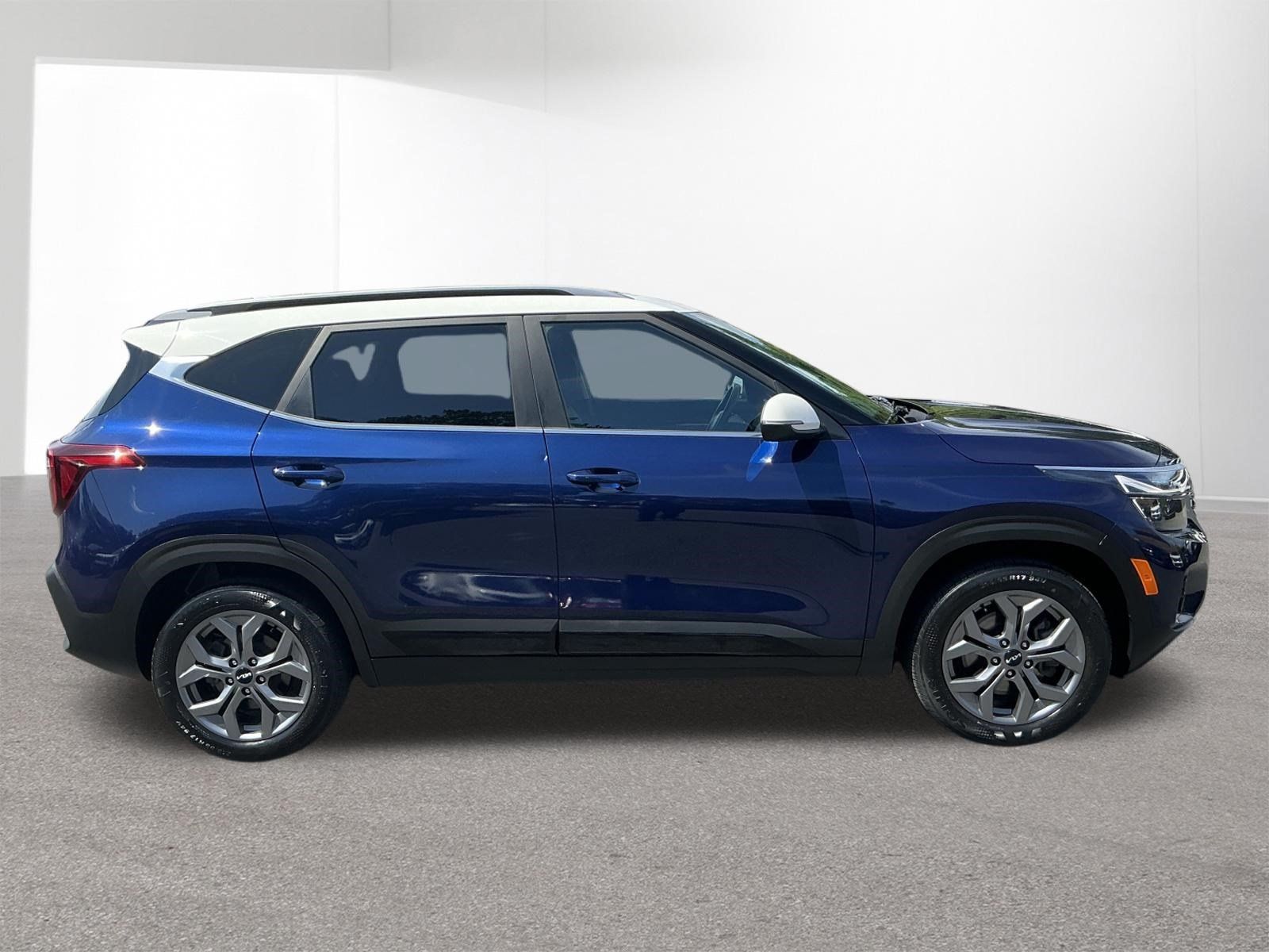 Certified 2024 Kia Seltos S AWD/4WD image 2