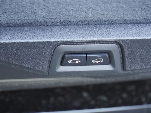 Certified 2024 BMW X7 xDrive40i w/ Executive Package image 37